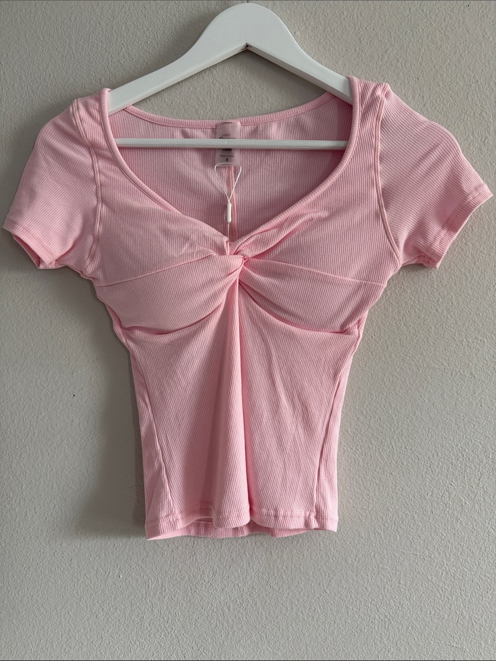 Twist-Front Ribbed Crop Top in Light Pink